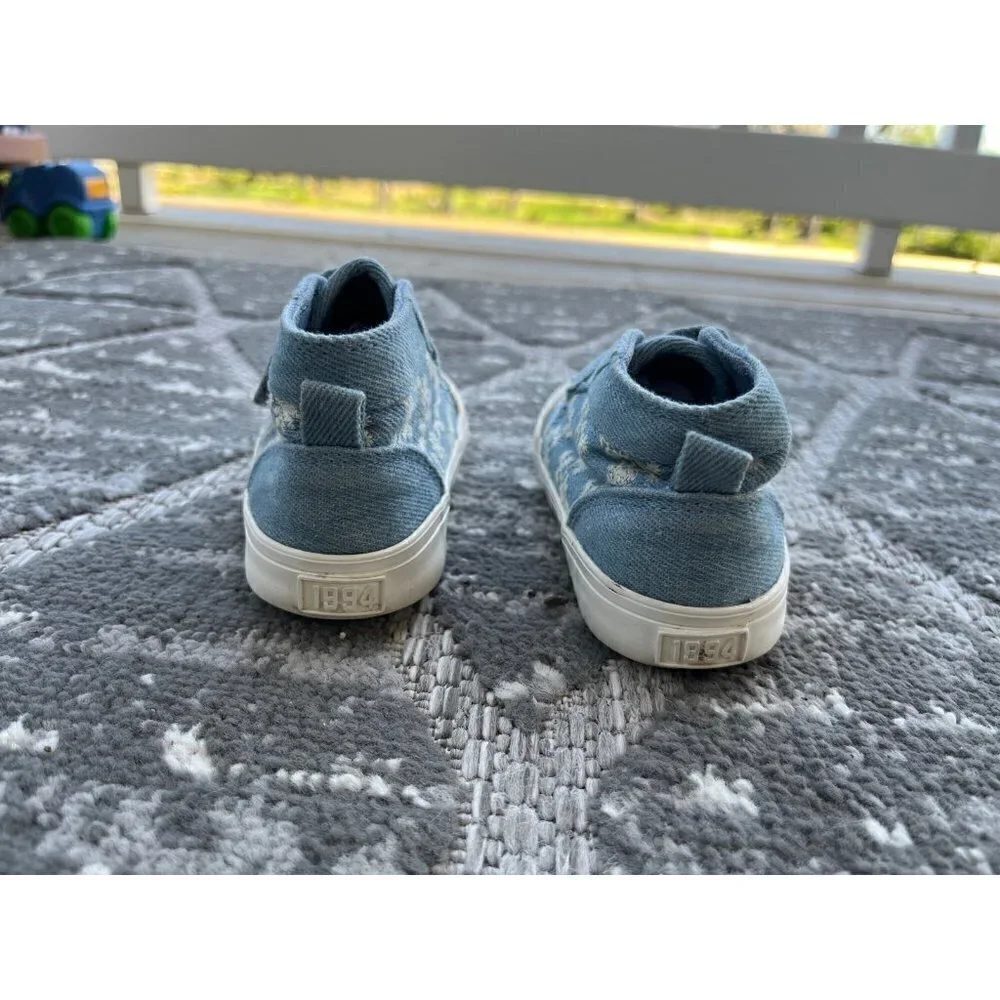 Girls shoes